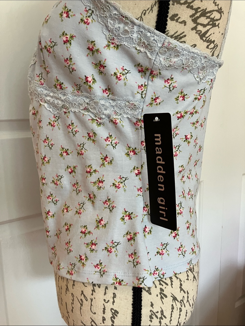 NWT Pretty Madden Girl Floral Top - Picture 6 of 11